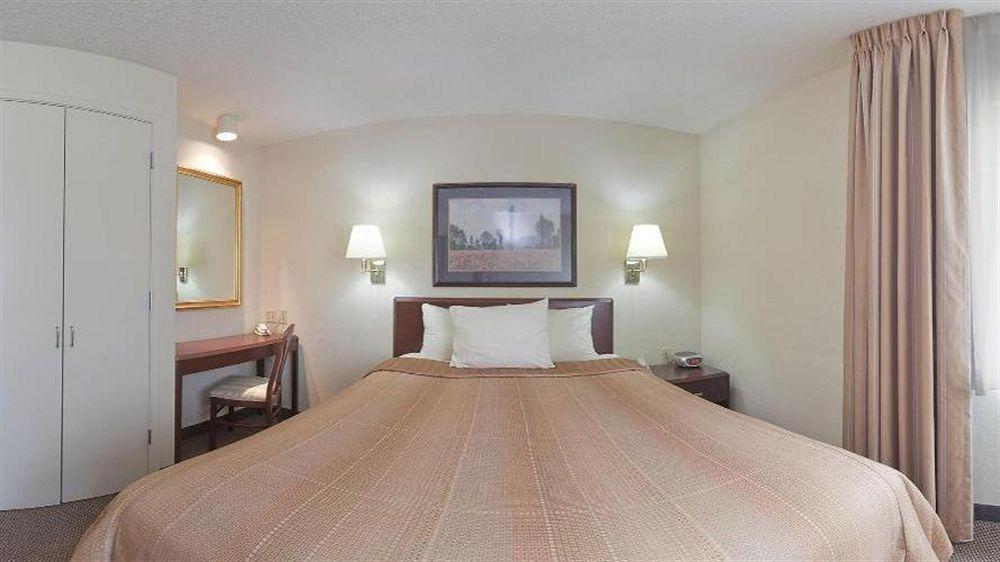 Sonesta Simply Suites Chicago Naperville Warrenville エクステリア 写真